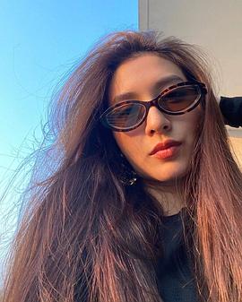 尼塔莎·吉拉尤吉恩