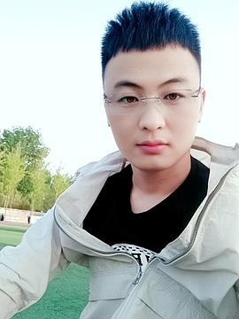 代煜龙