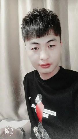 代煜龙