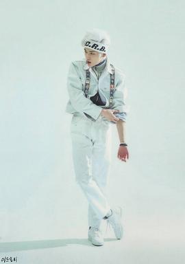 李泰容