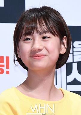 严彩英
