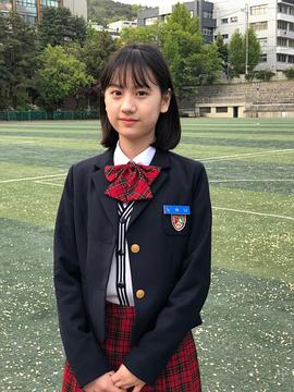 严彩英
