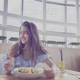 李思彤