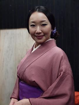 松冈依都美
