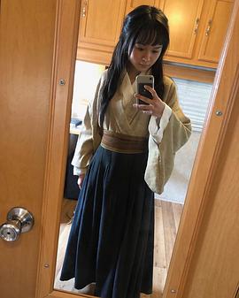 妮科尔·洛