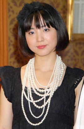 小出早织