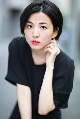 小出早织