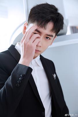 杨霖