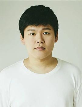 高尾悠希