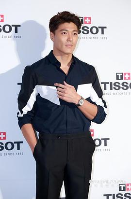 李载允