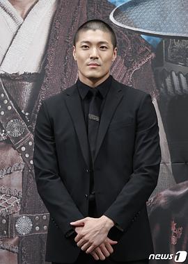 李载允