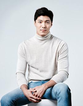 李载允