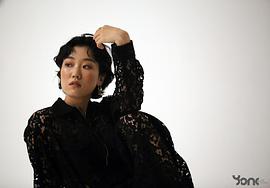 李周英