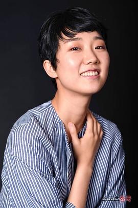 李周英