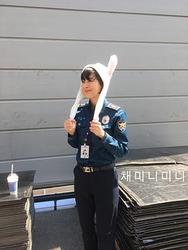 李荷娜