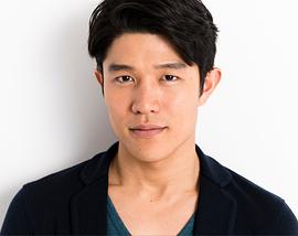 铃木亮平