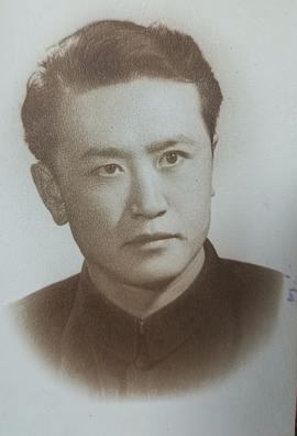 尹一青