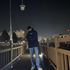 金东希