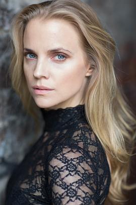 Samantha E. Hunt