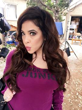 Brooke Lewis Bellas