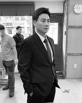 李秉旭