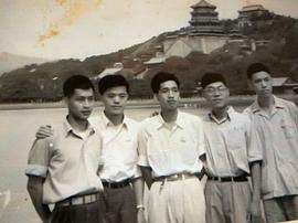 杜煜庄