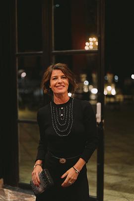 伊莲娜·雅各布