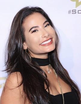 Victoria Simone