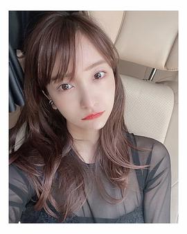 板野友美