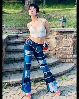 埃莱娜·康博里斯