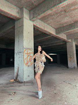 嗯呐朱莉