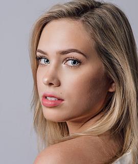 Chloë Marie Rhoades