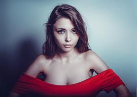 米娜·阿苏尔
