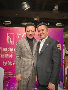 张晞临