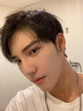 李逸晨