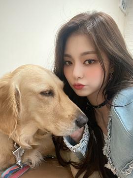 李娜炅