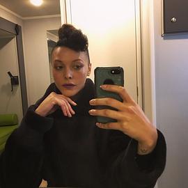 Mecia Simson