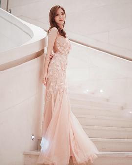 何依婷