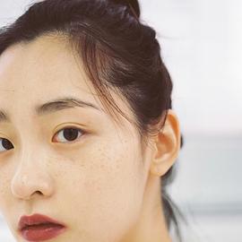 金敏荷