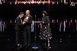 袁富华
