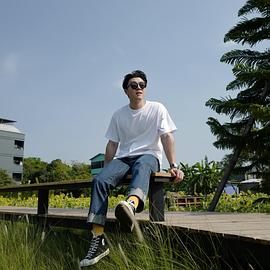 差瓦立·捷努南