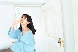 高野麻里佳