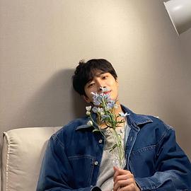 秋英宇