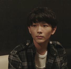 春本ヒロ