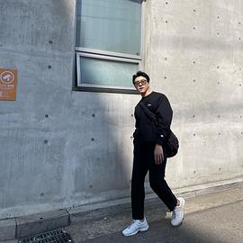 差瓦立·捷努南