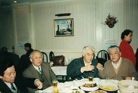 李默然