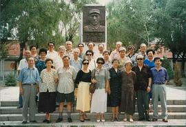 李默然