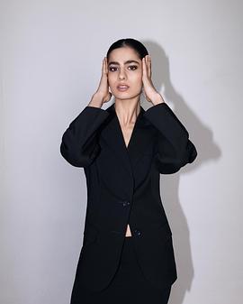 Hannah Khalique-Brown