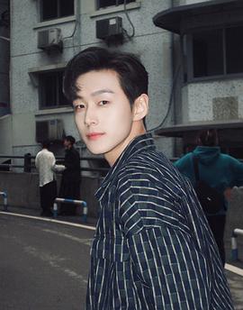 李卓扬