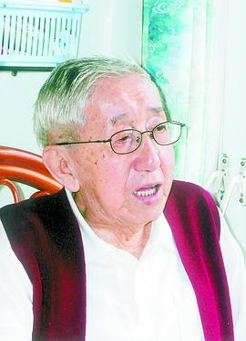 特伟